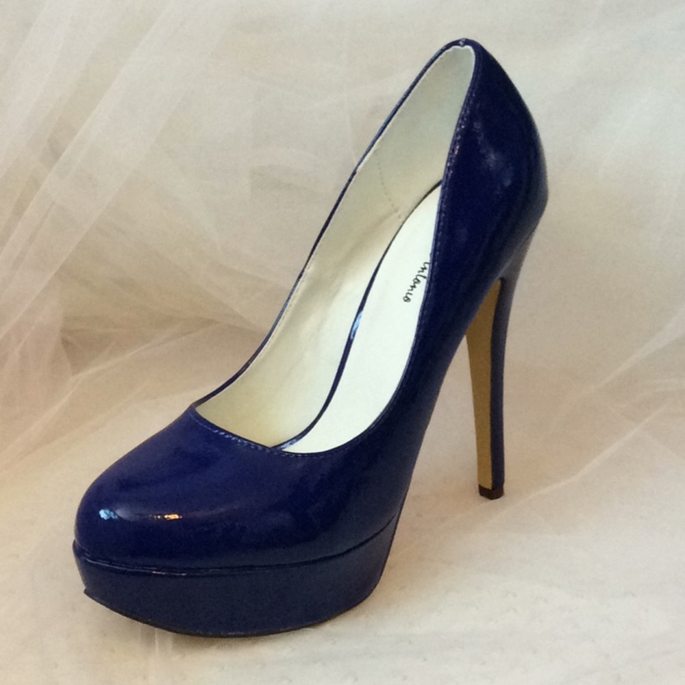 New in box! Michael Antonio Love Me Pumps!